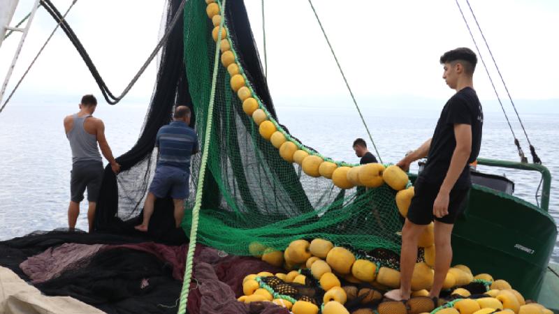 Kapaklı köyü sakinleri dededen toruna 150 yıldır balıkçılıkla geçiniyor