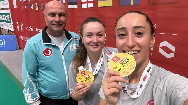 Badmintonda Bengisu Erçetin-Nazlıcan İnci çifti Polonya’da şampiyon oldu