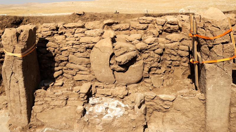 Göbeklitepe’de ‘ilk boyalı heykel’ bulundu