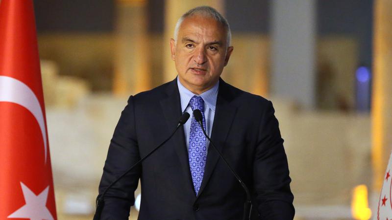 Bakan Ersoy: Dünyada bu büyüklükte ikinci bir festival silsilesi yoktur