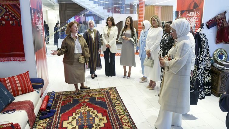 Anadolu’nun dokuma örnekleri Türkevi’nde sergilendi