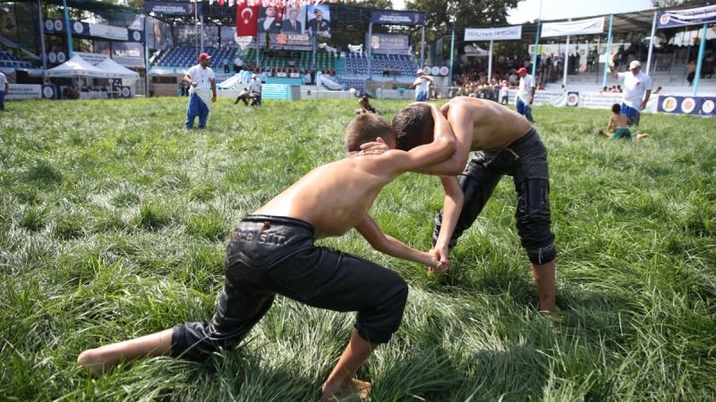 63. Geleneksel Kurtdereli Mehmet Pehlivan Yağlı Güreşleri başladı