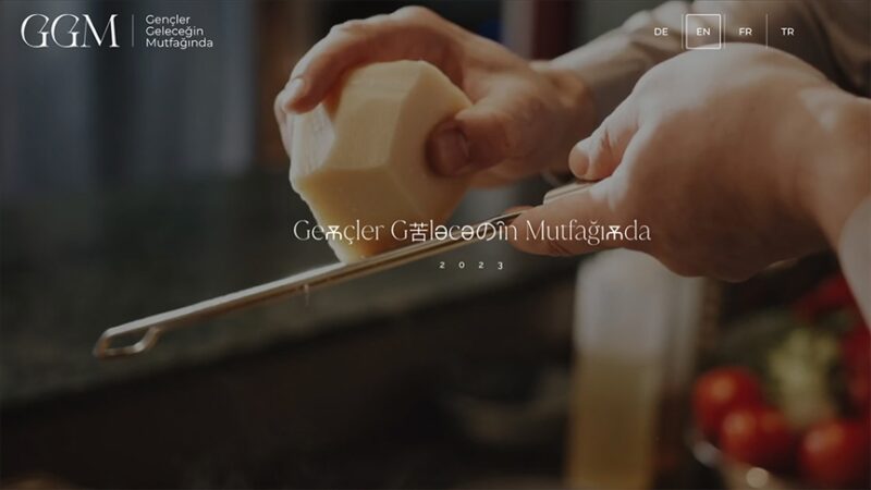 “Gençler Geleceğin Mutfağında” projesinde Türk yemeklerinin tarifleri 4 dilde anlatıldı