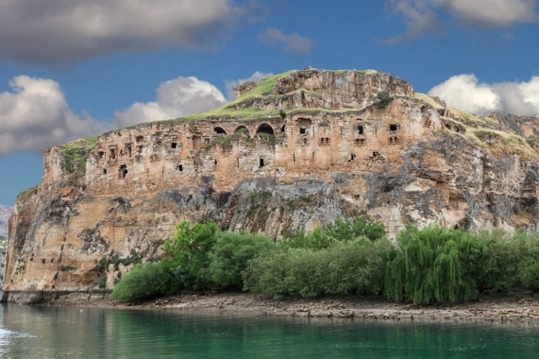 Fırat Nehri’nde Etkileyici Bir Yapı: Rumkale