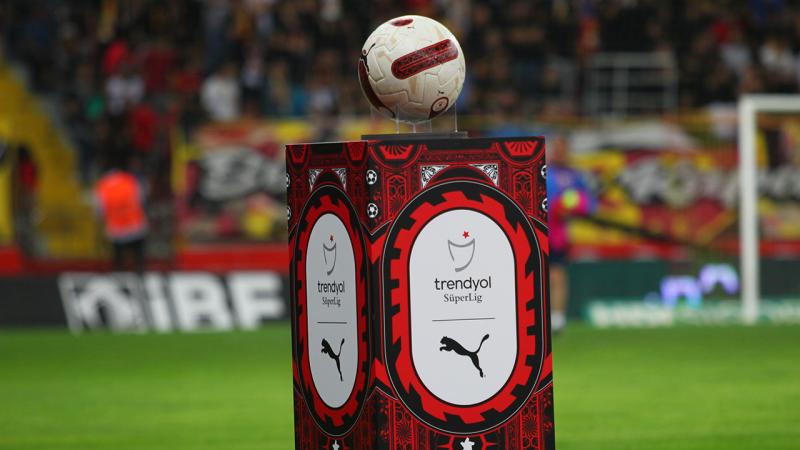 Süper Lig’de yeni transferlerin yaş ortalaması 26,4