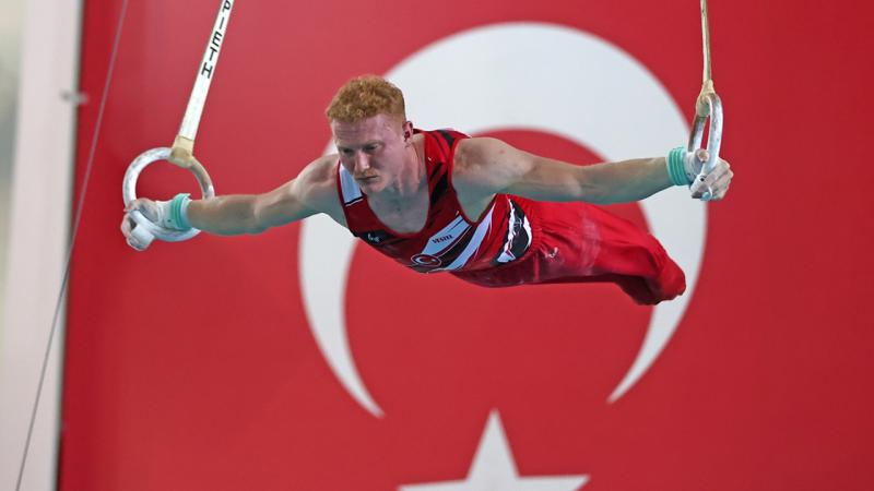 Milli sporculardan 8 madalya