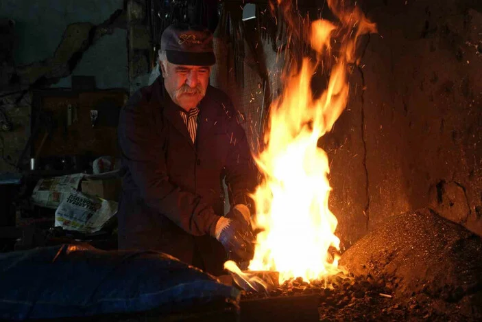 Teknoloji de ne kadar ilerlerse ilerlesin yine de demirciliğe ihtiyaç var