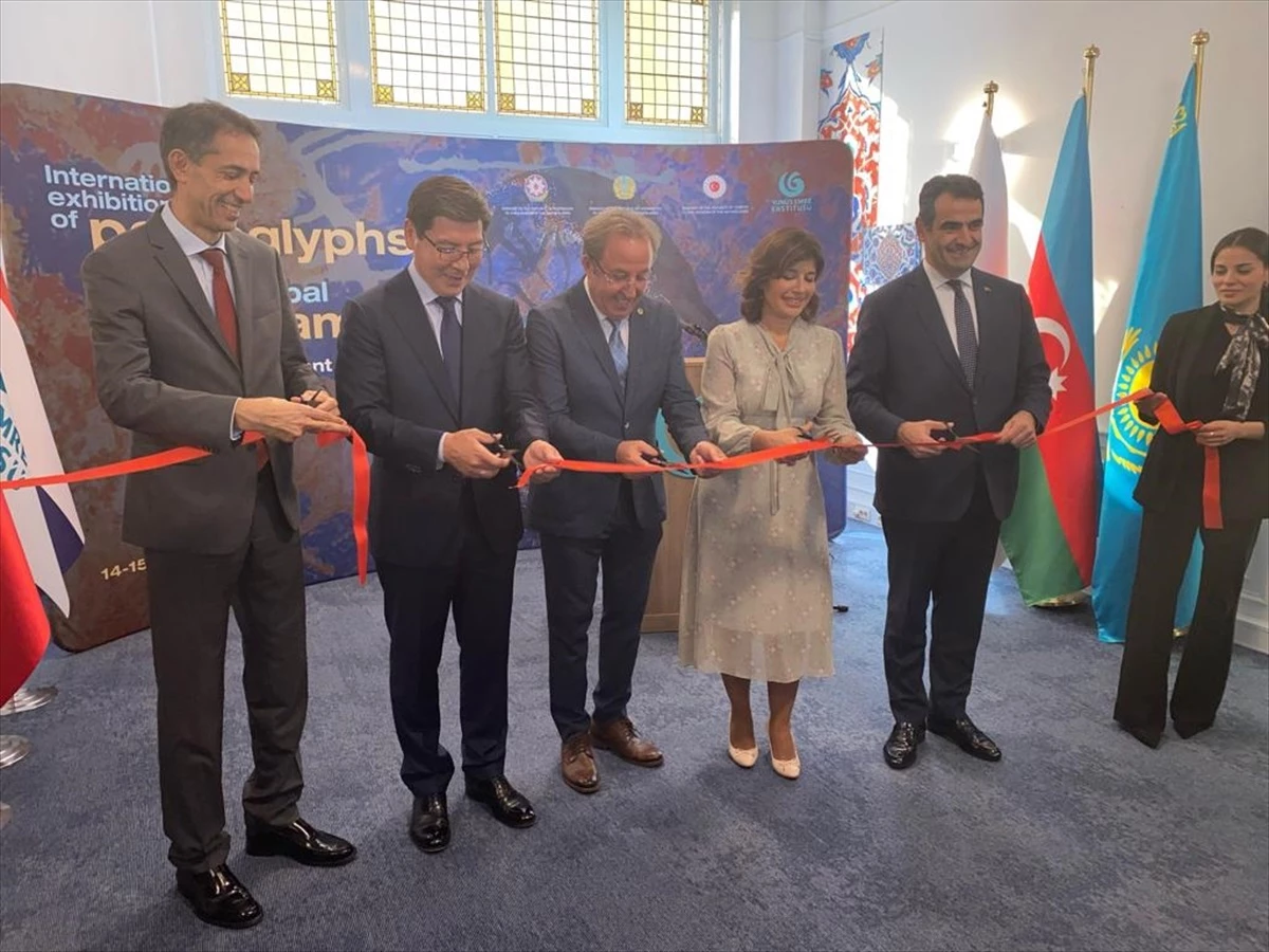 Amsterdam’da Türk Tamgalarının Tanıtıldığı Sergi Düzenlendi