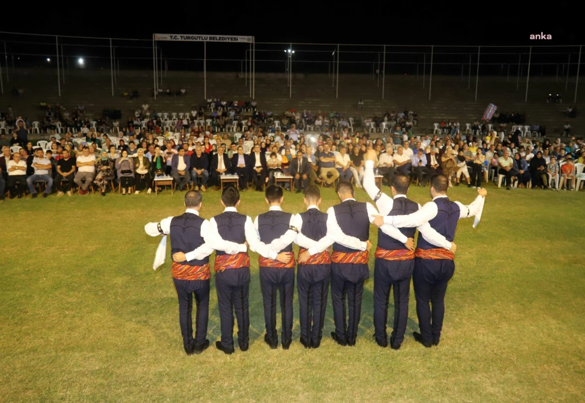 Turgutlu Hemşehri Geceleri’nde Karadeniz ve Erzurum Rüzgarı