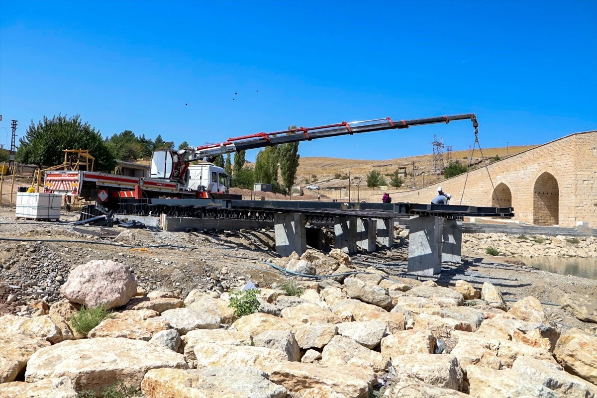 Diyarbakır’da Malabadi Köprüsü’nde Çevre Düzenleme Çalışmaları Tamamlanıyor