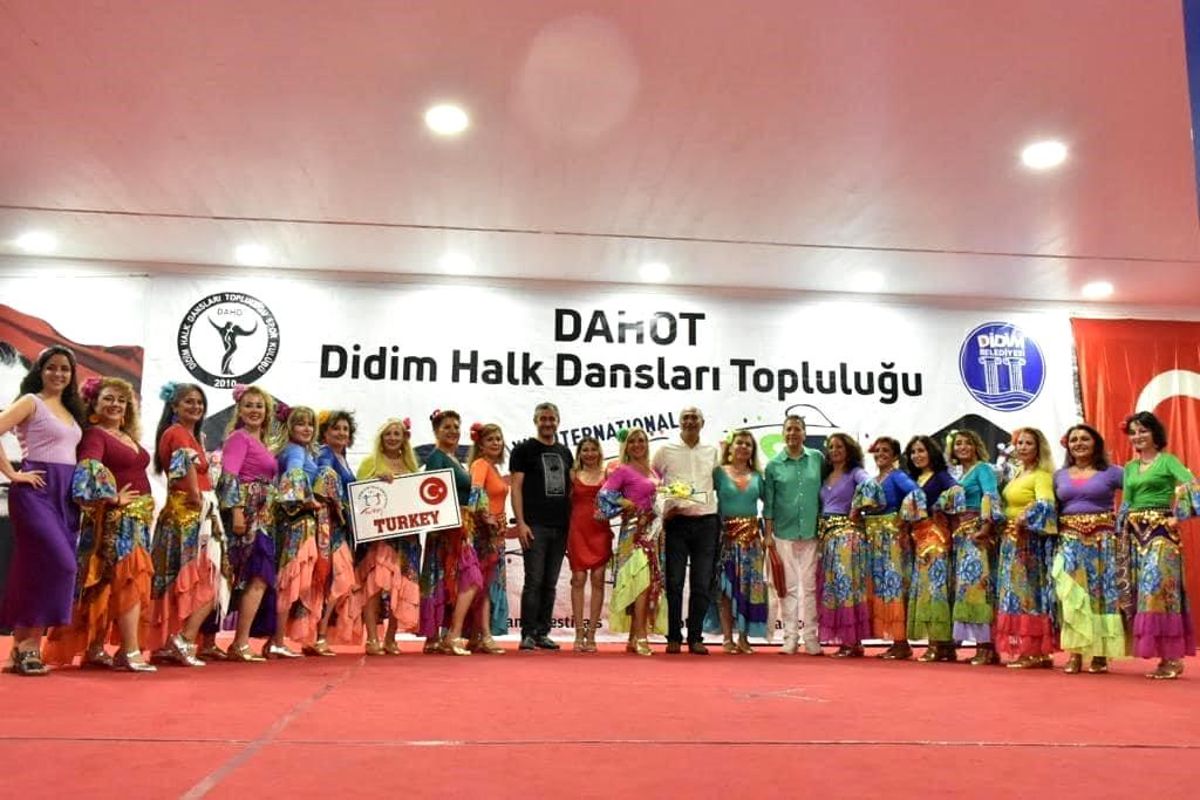Didim Halk Dansları Festivali’nin gala gecesi Akbük’te gerçekleştirildi