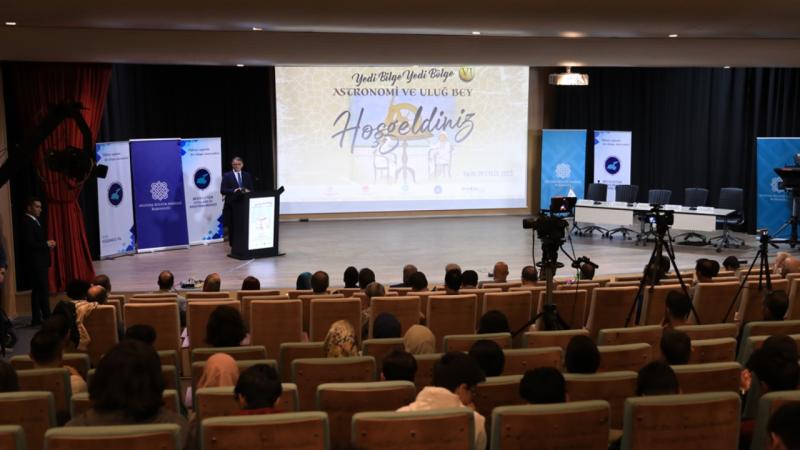 Van’da “7 Bilge 7 Bölge/Astronomi ve Uluğ Bey” paneli yapıldı