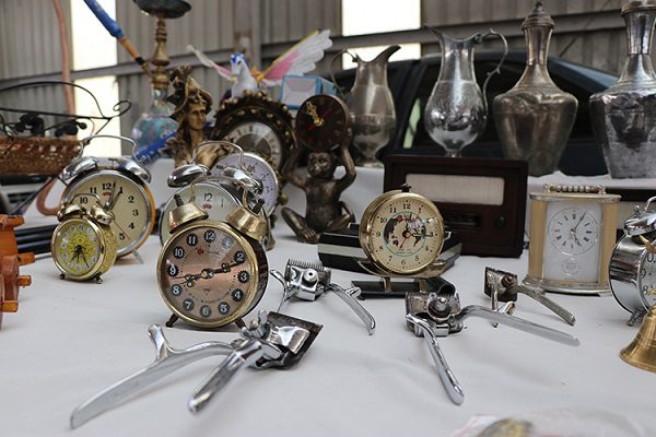 Kütahya’nın antika pazarı koleksiyonlarını zenginleştirmek isteyenleri buluşturuyor