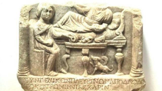 Denizli’de Roma dönemine ait mezar steli ele geçirildi