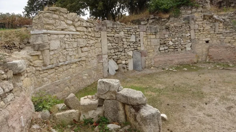 Alexandria Troas Antik Kenti’nde 1850 yıllık Polygonal yapısı ayağa kaldırılıyor