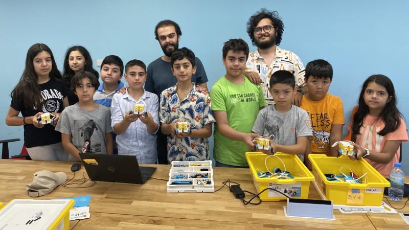 Bilim insanı olmayı hayal eden 200 genç Cacabey’in izinden gidiyor