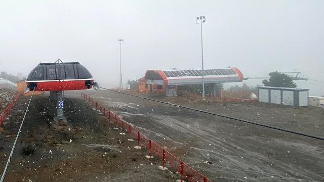 Cıbıltepe Kayak Merkezi’nde kar yağışı başladı
