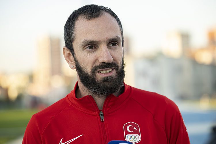 Atletizmde Türkiye’ye ilk “dünya” madalyasını getiren atlet: Ramil Guliyev