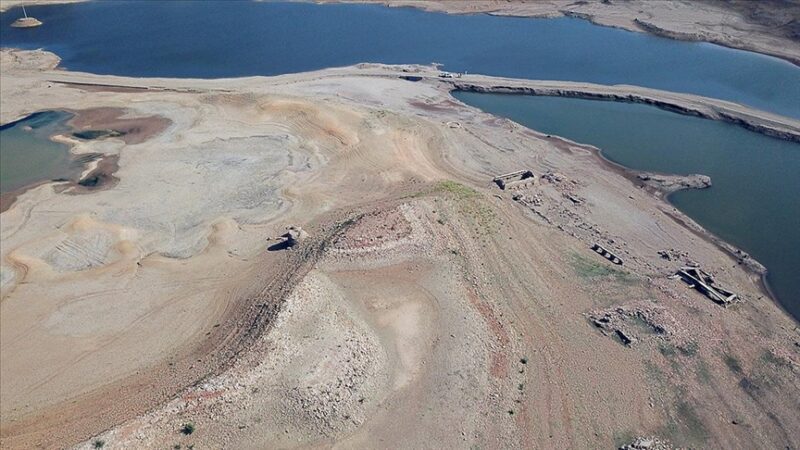 Bodrum’un ihtiyacını karşılayan barajlardan Mumcular’da su dip seviyeye düştü