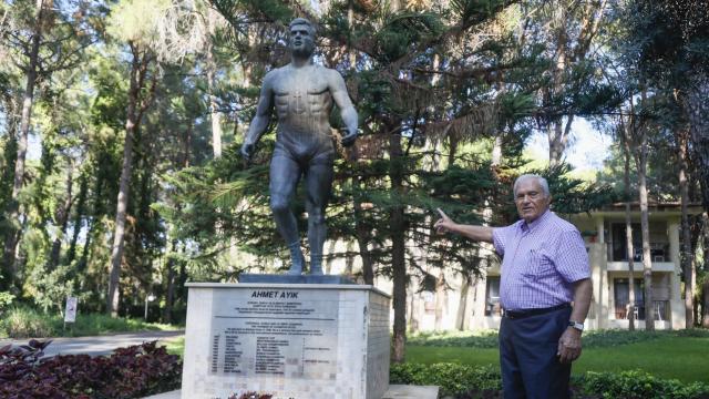 Güreşe başlamak için babamı zor ikna ettim annemi edemedim