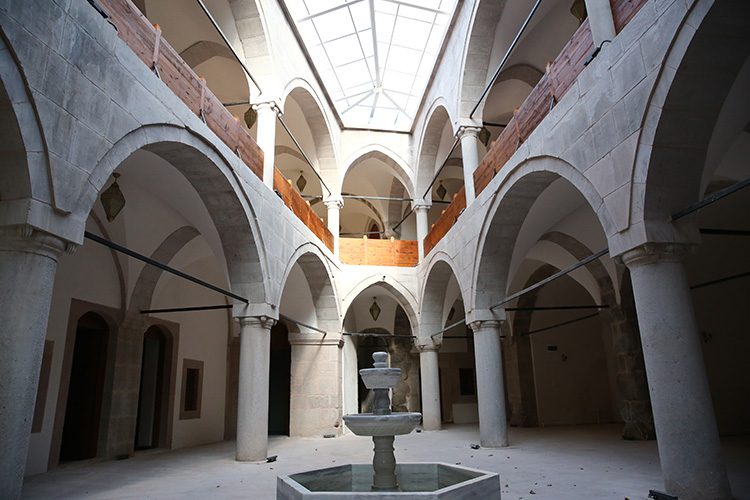 Şebinkarahisar’da restore edilen Taşhan ve arastalar turizme değer katacak