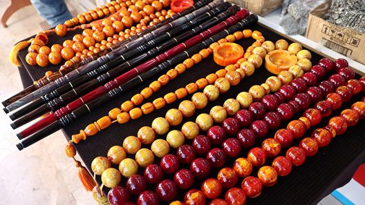 Adana’da tespih ve doğal taş fuarı kapılarını açtı