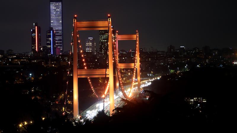 Köprü, bina ve anıtlar “turuncu” renge bürünecek