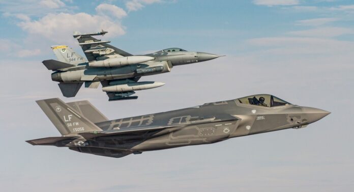 Bir Bilgisayar Yazılımı 11 Pilotu ve 10 Uçağı Nasıl Kurtardı?