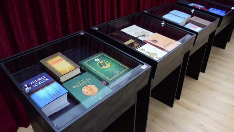 Millet Kütüphanesinden Arnavutluk’a kitap bağışı