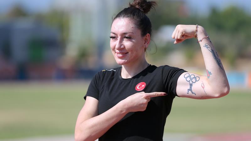 Türk atletizminin ilklere imza atan sporcusu Tuğba Danışmaz