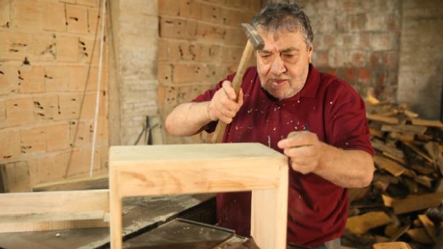 Ordu’da “Yılın Ahisi” marangoz, engeline rağmen mesleğini sürdürüyor