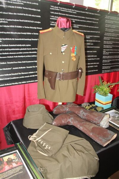 Atatürk’ün Kıyafet Sergisi İstanbul’da Açıldı