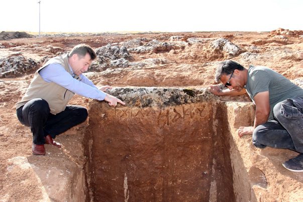 Perre Antik Kenti’nin en büyük yazıtlı mezarı bulundu