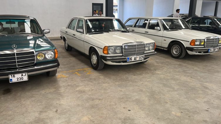 Klasik araç tutkunları Düzce’de bir araya geldi