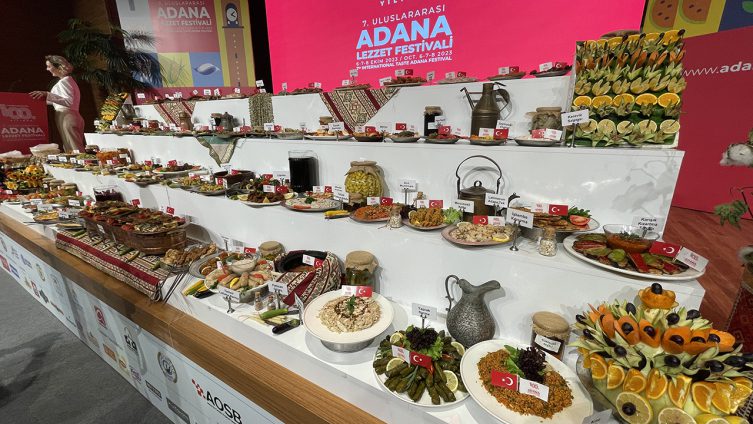 Adana’da “lezzet festivali” kapılarını açtı