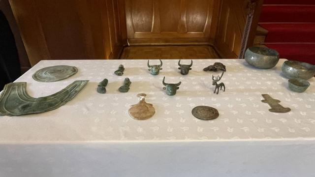 Türkiye’den kaçırılan 37 tarihi eser geri alındı