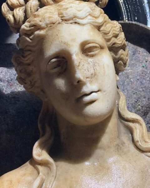 Amasra’da 1800 yıllık su perisi heykeli bulundu