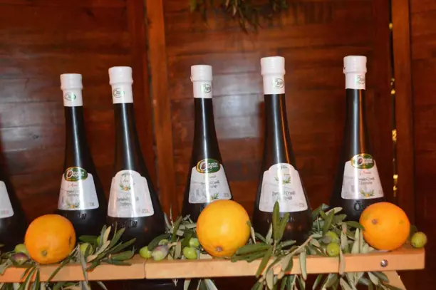 Portakallı zeytinyağı ürettiler.