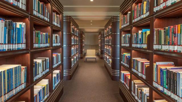 Kepez’de 1 milyon kitap kapasiteli kütüphane açıldı