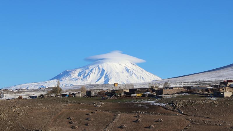 Ağrı Dağı’nın zirvesinde mercek bulutu görüldü