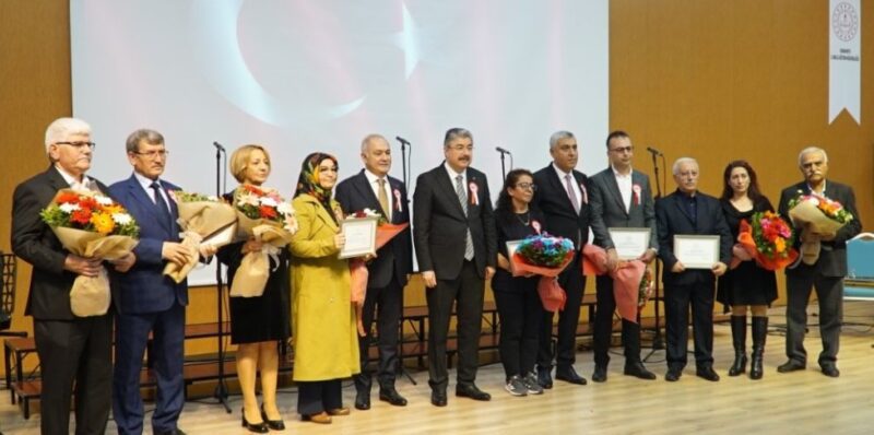 Öğretmenlik; Bilgi ve Faziletle Yoğrulmuş Bir Sanattır(Özel Haber)