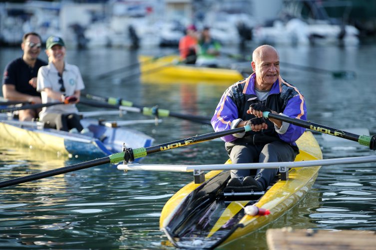 Eski milli sporcu yüzlerce kişiyi kürek sporuyla tanıştırdı