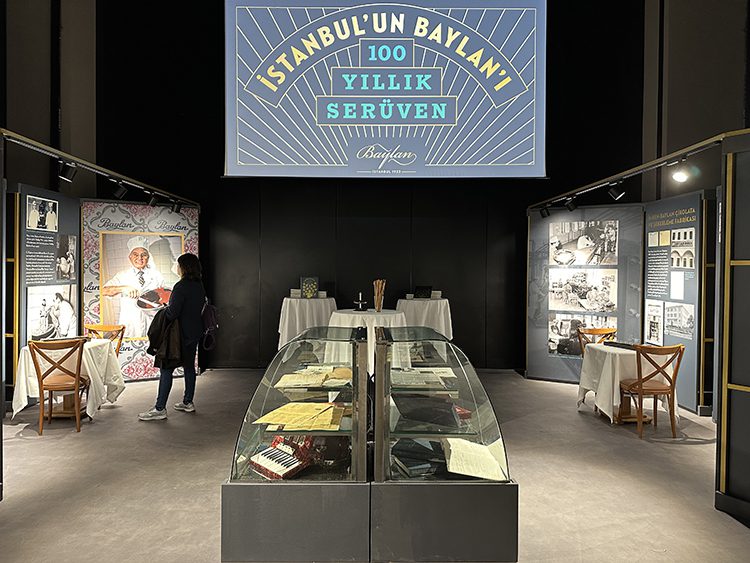 “İstanbul’un Baylan’ı: 100 Yıllık Serüven” sergisi AKM’de sanatseverlerle buluştu