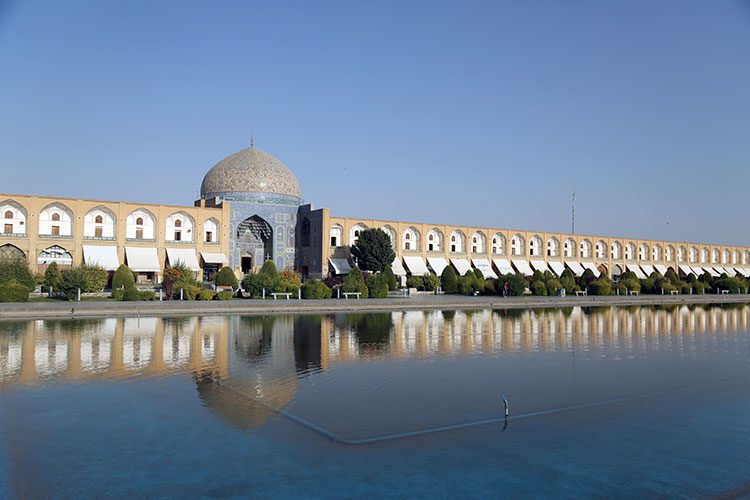 İsfahan’ın Nakş-i Cihan Meydanı asırlardır ziyaretçilerini ağırlamaya devam ediyor