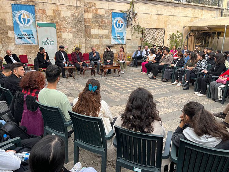 İngiliz etnik müzik araştırmacısı profesörden Osmanlı müziğine övgü