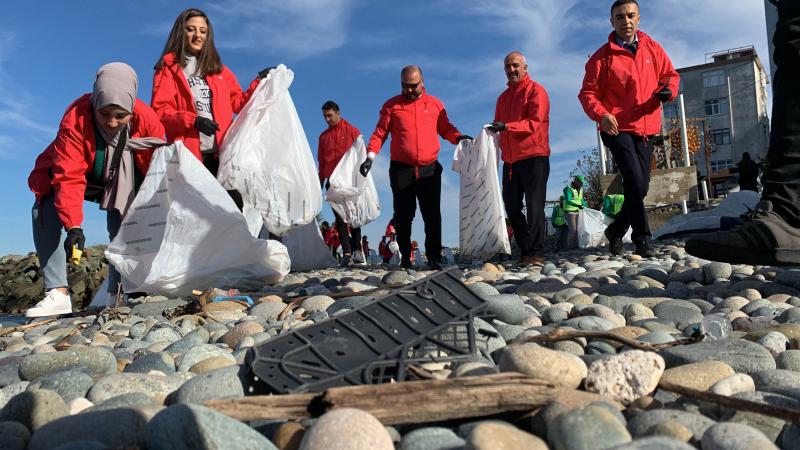 Rize’de kıyı temizliği