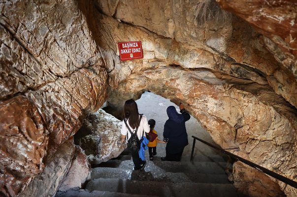 Mersin’in mağaraları turizme katkı sağlıyor