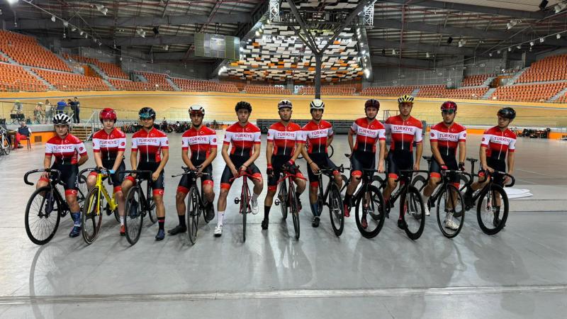 Türk bisikletçilerden Balkan Açık Pist Şampiyonası’nda 20 madalya