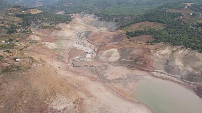 Kahramanmaraş’taki Ayvalı Barajı kurumaya yüz tuttu