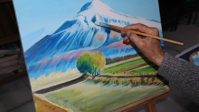 Azerbaycanlı ressamlar Iğdır’ın tarihi ve doğa güzelliklerini tuvale yansıttı